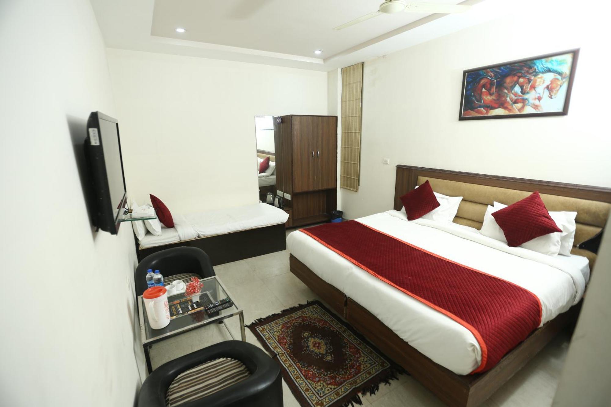 24 Hotel & Resort Agra  Zewnętrze zdjęcie